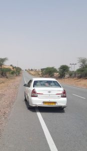 Jaipur to Bikaner one the way car